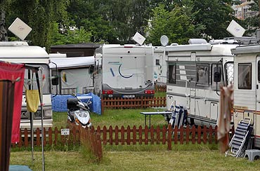 Jak przetrwać dwa miesiące z turystami. Poradnik dla tubylców