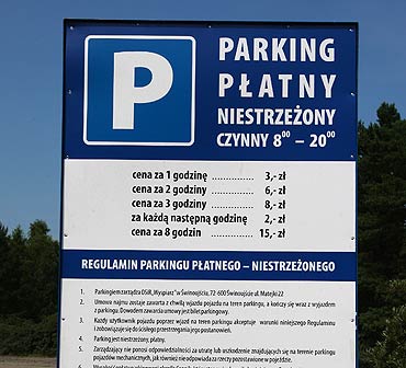 Plażowicze pozbawieni darmowego parkingu