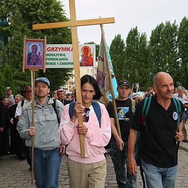 Pielgrzymi wyruszyli na Jasną Górę. Mają do przejścia 621 kilometrów