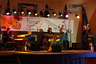 Dali jazzu!