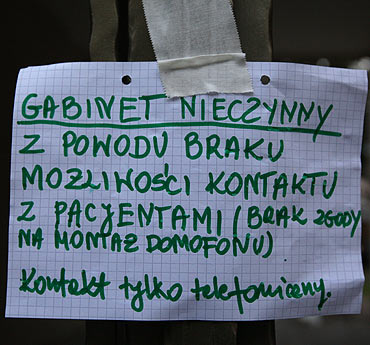 Mieszkańcy chcą swobodnego przejścia przez bramę