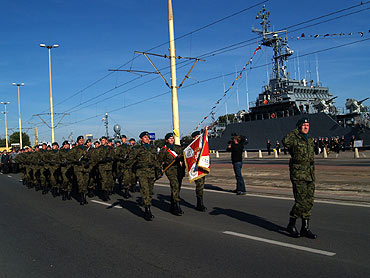 8.FOW w obchodach święta Korpusu Wielonarodowego Północny – Wschód