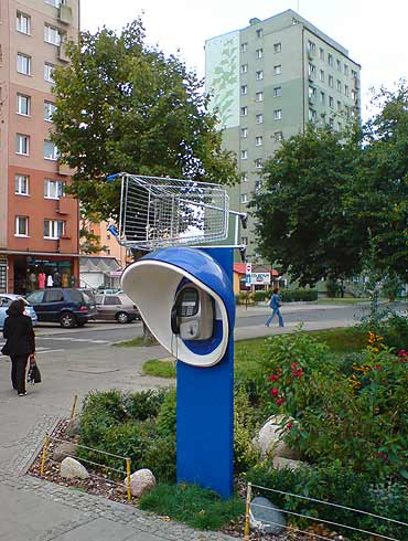 Akt wandalizmu, (gupi?) art czy moe sztuka?