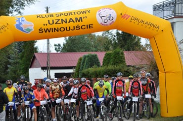Z „JESIENNEGO MARATONU MTB – KARSIBÓR” ORAZ ZAKOŃCZENIA CYKLU „TRÓJZĄB NEPTUNA – 2009”