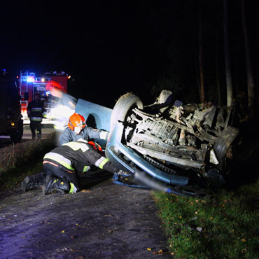 Wypadek na Karsiborskiej. Jechali ponad 140 km/h
