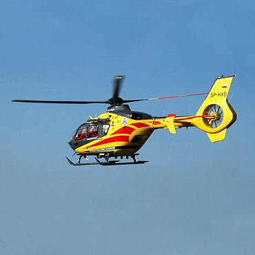 Najnowszy helikopter medyczny wyldowa w winoujciu