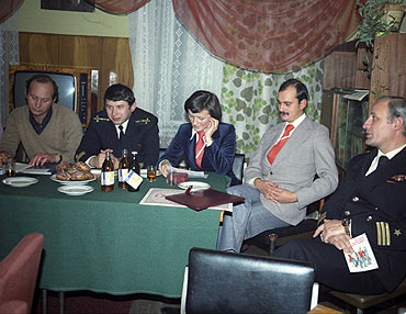 Rewolucja która zniewoliła narody