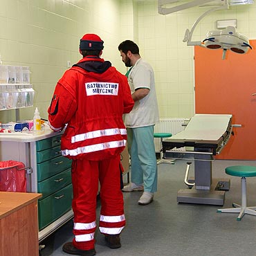Straacy zdejmowali kdk z penisa