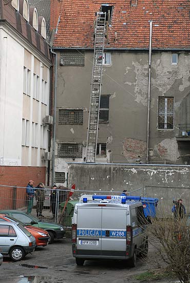 Tragiczny wypadek. Robotnik spad z dachu