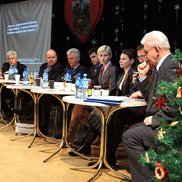 Ludzie gwiżdżą na ten gazoport