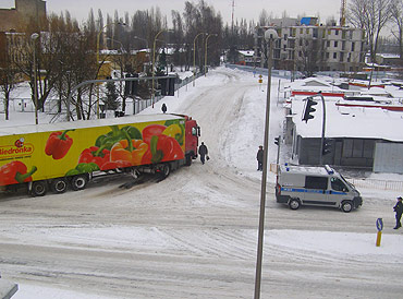 TIR w zaspach  