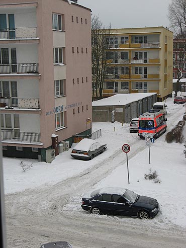 Karetka nie mogła dojechać. Stanęła w zaspach śniegu