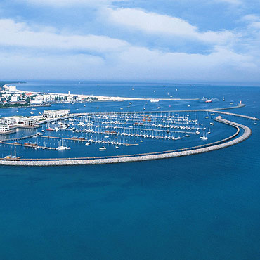 „Kosmiczna” marina w Rostock - Warnemünde.