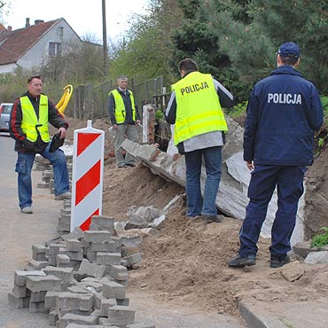 Lubin k. Międzyzdrojów: Mur runął na pracujących robotników