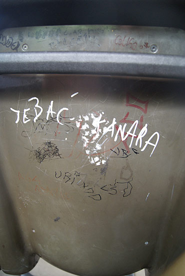 Chuligaskie napisy w autobusach 
