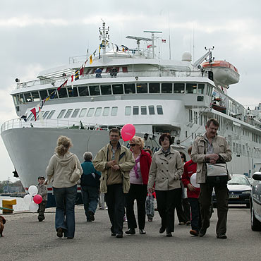 Polferries wielkim miasteczkiem i restauracj