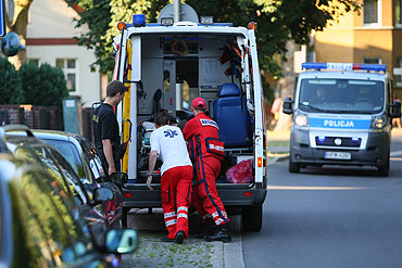 Wypadek na Moniuszki: Kierowca skutera wjecha w lamp