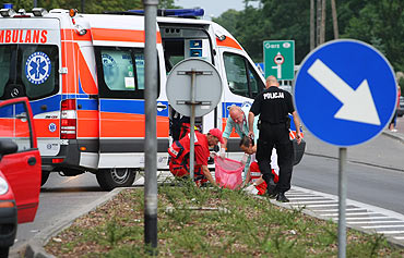 Kierowca uderzył przechodzącego przez jezdnię