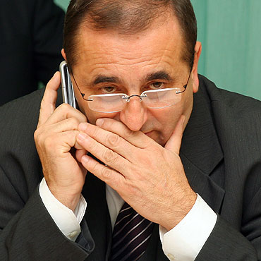 Prezydent opublikowa owiadczenie majtkowe. <br>Jego portfel pka w szwach