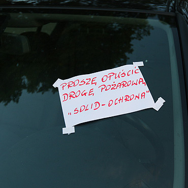 Kierowca zablokował na 14 godzin drogę pożarową