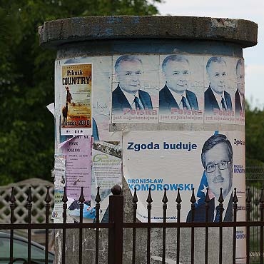 Plakaty wyborcze wci wisz 