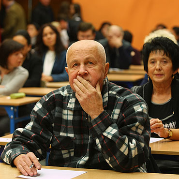 Ischias, seksbomba, houbione w marzeniach wojae i kutwa – ciko by Mistrzem Ortografii 