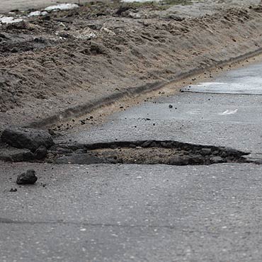 Uwaga na gigantyczn dziur na Grunwaldzkiej