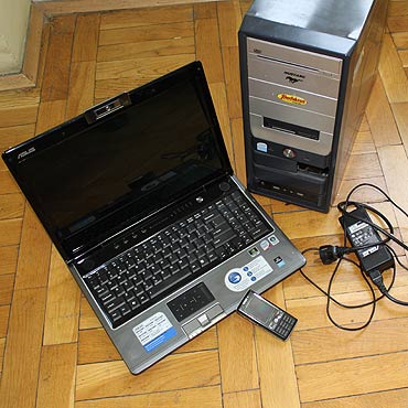 19-latek z 238 zarzutami za pornografię dziecięcą
