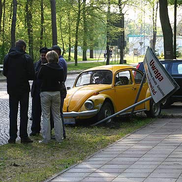 Garbusem zatrzyma si na znaku. Zobacz film!