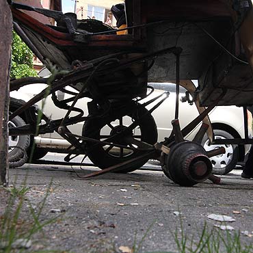Traktor wystraszy konia 