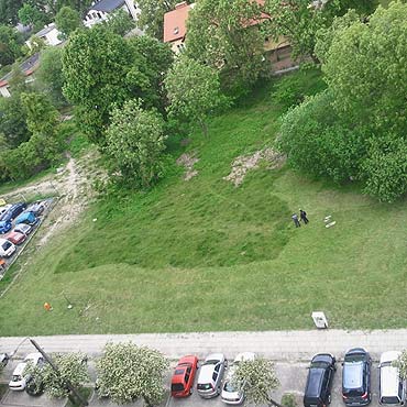Terroryzowa mieszkacw rczn kosiark