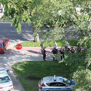 Policjanci kontroluj rowerzystw. Szukaj skradzionego sprztu  