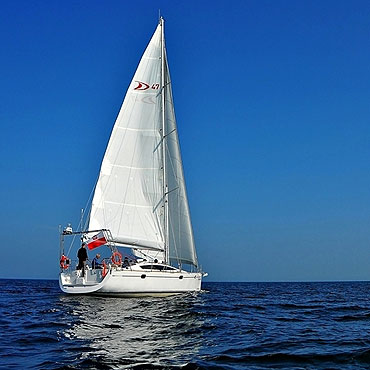 Jacht 4 Oceans Dream ju na Azorach