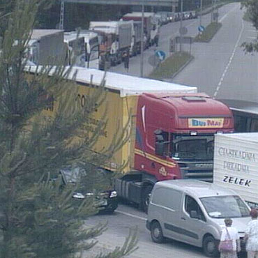 Promy typu Karsibr rozsypuj si. Kierowcy trac cierpliwo w kolejkach