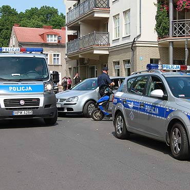 Skuterem pdzi pod prd. Uderzy w samochd