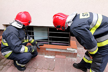Podrzucili śmierdzącą ampułkę do klubu