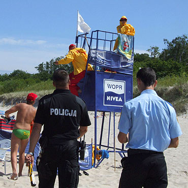Dziwnów: Skacowany ratownik pilnował bezpieczeństwa na plaży