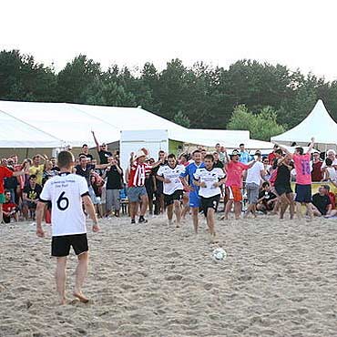 Mecz plaowej piki nonej i najwiksze Beach-Party na Uznamie 