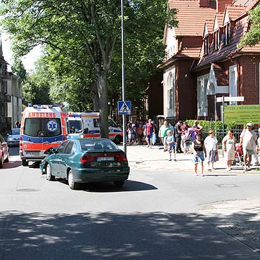 Zderzenie dwch samochodw. Kobieta w ciy i mae dziecko w szpitalu. Zobacz film!
