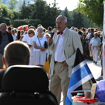 Promenadowy Korwin Mikke. Zobacz film!