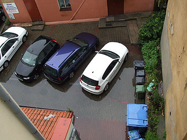 Nie mog doj do mieszka. Woda zalaa cae podwrko