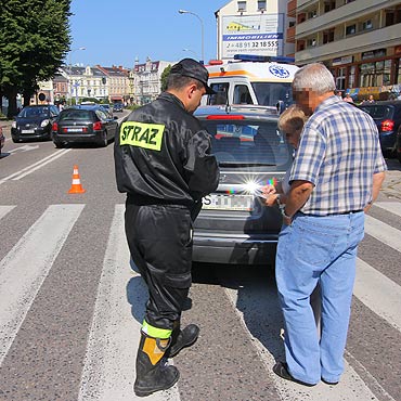 Przez nieuwag potrcia piesz na pasach. Kobieta w szpitalu