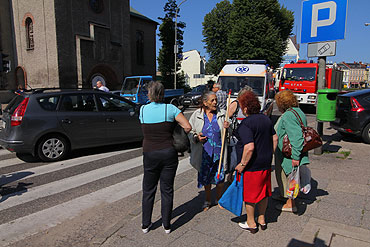 Przez nieuwag potrcia piesz na pasach. Kobieta w szpitalu