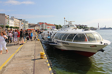 Kolejarze strajkuj. Wodolot odpyn peny