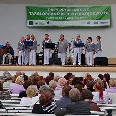 Targi Organizacji Pozarzdowych przy promenadzie