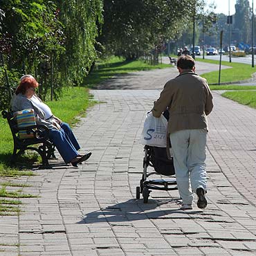 Dziurawy chodnik przy<br> 11 Listopada 