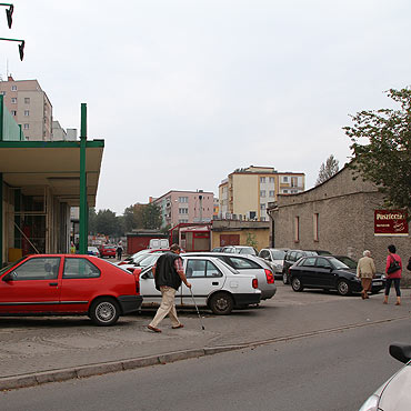 Parkingw zawsze brakowao. Teraz zlikwidowano jeszcze ten, na miejscu ktrego powstao nowe rondo