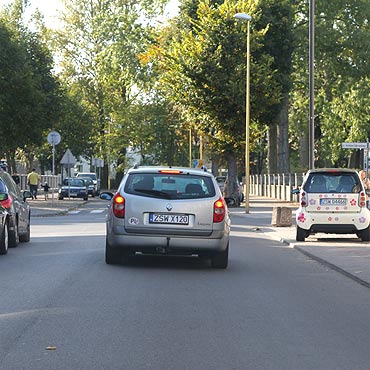Gdyby postawi tu znak, kierowcy nie zatrzymywaliby si niepotrzebnie