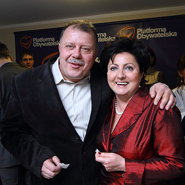 W biurze Platformy dzielili si opatkiem i... piewali koldy! Zobacz film!