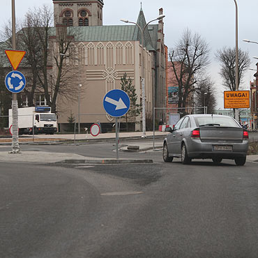 Co z tymi rondami? W centrum a trzy. Na 11 Listopada adnego! 
